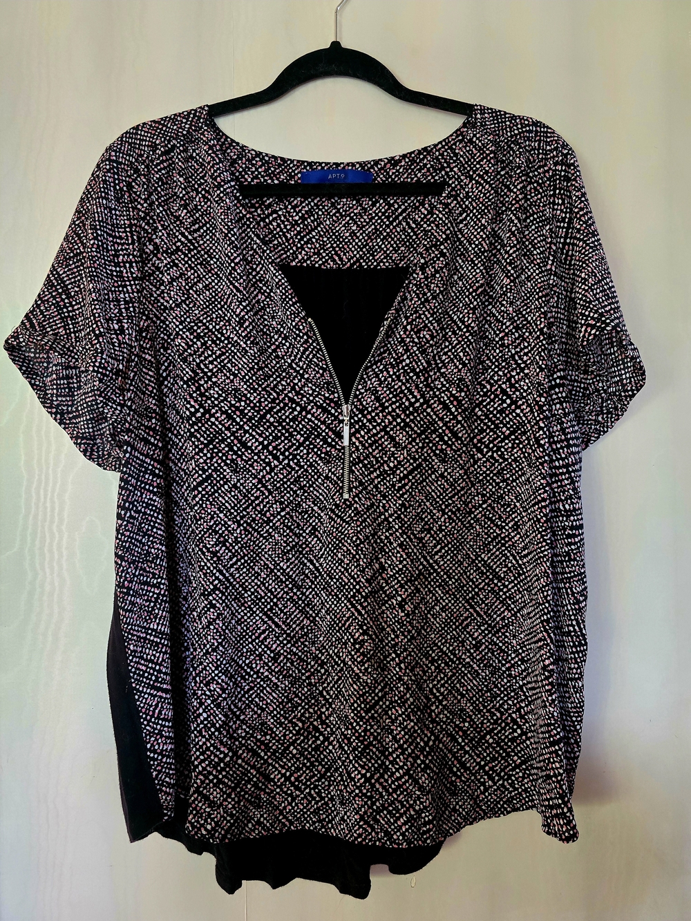APT. 9 Black & Pink Zip-Front Women’s Top